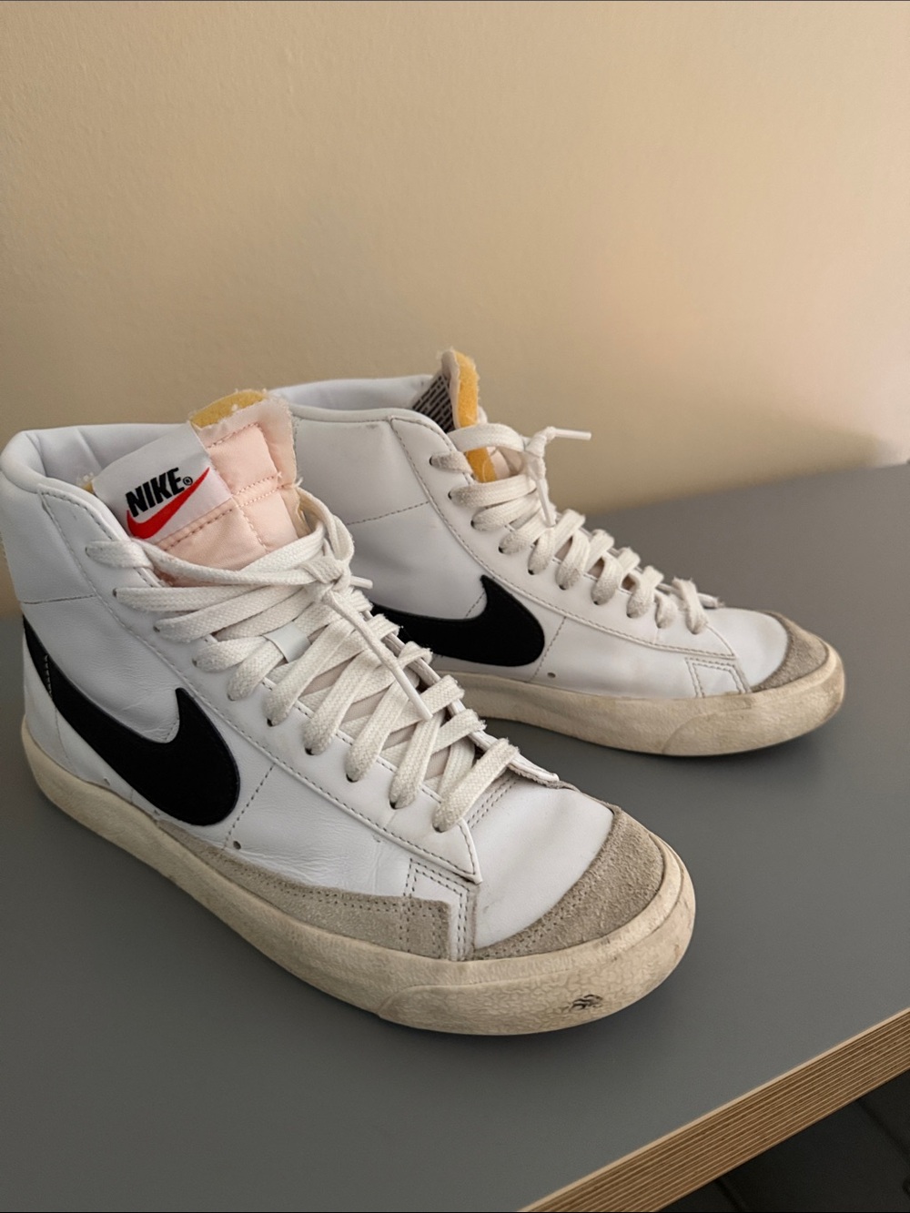 Nike Women's Blazer Mid 77 (The style code CZ1055-100 )